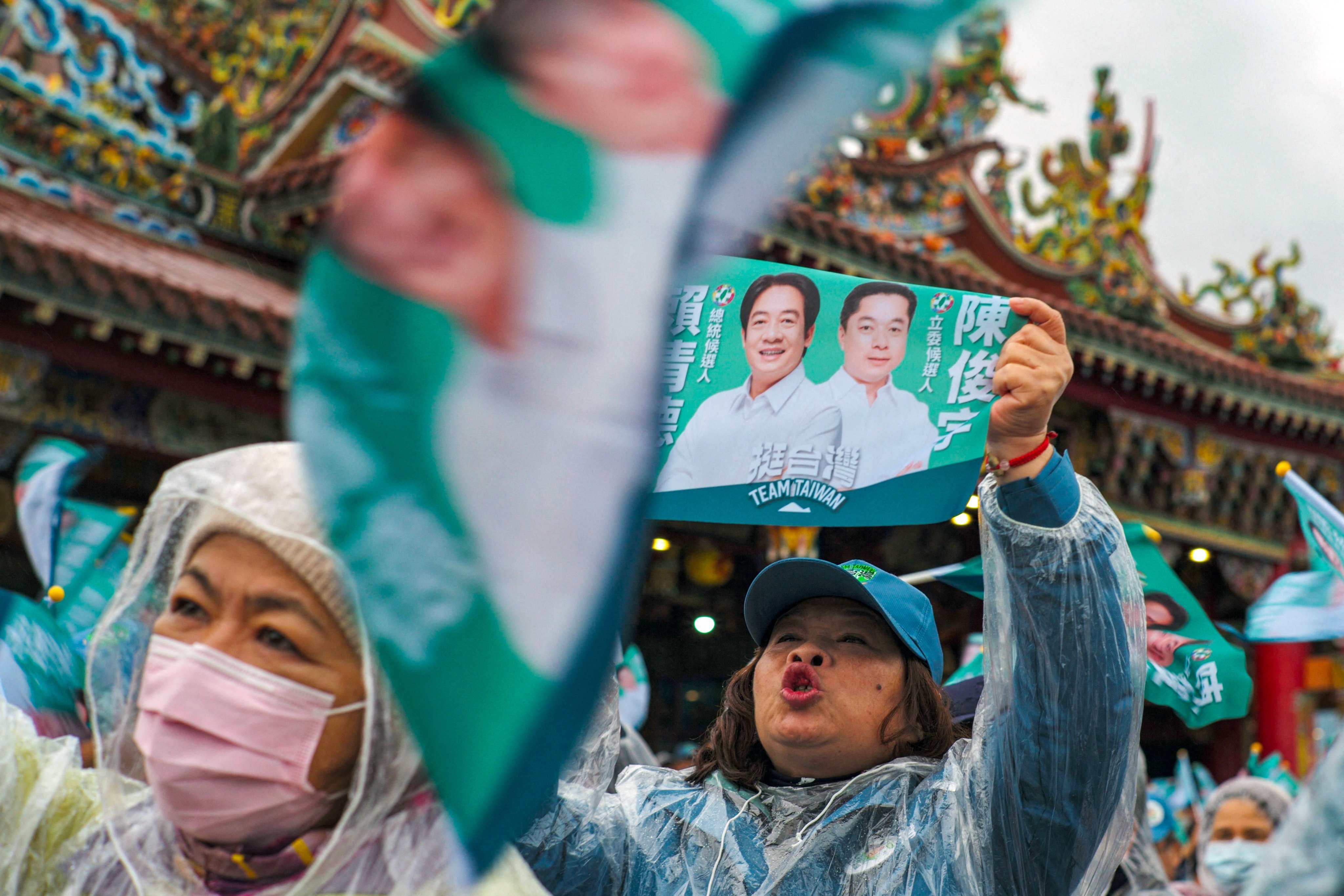 Supporters of Taiwan’s ruling Democratic Progressive Party (DPP) presidential candidate William Lai Ching-te attend a rally ahead of the January 2024 presidential election. Photo: AFP